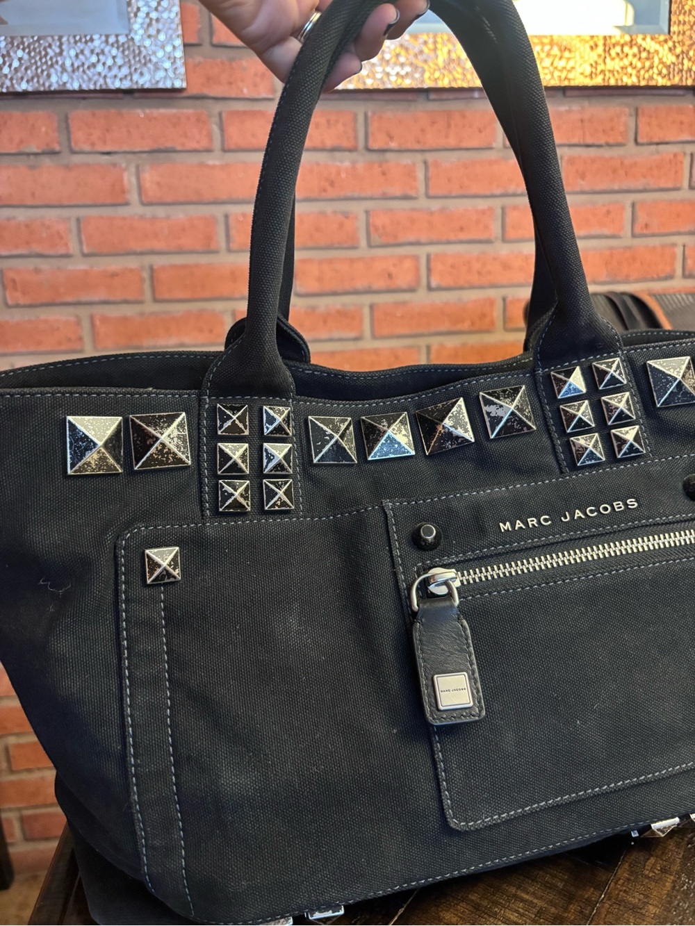 Marc Jacobs Canvas Chipped Studs Tote😎❤️